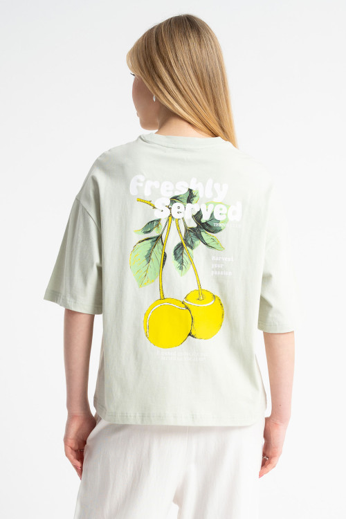 Zielony t-shirt BOXY z autorską grafika z tyłu