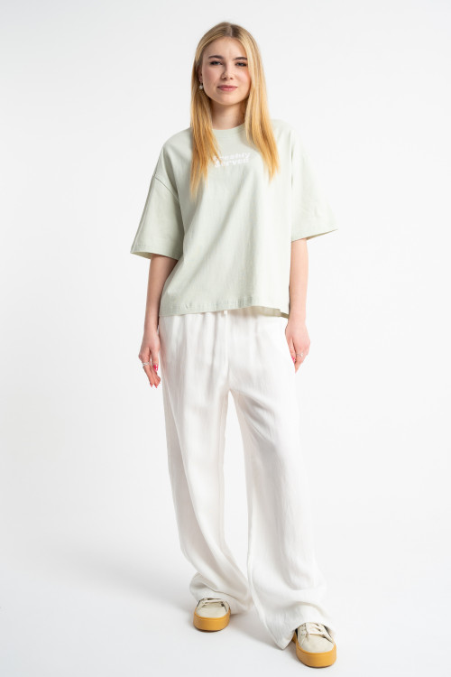 Zielony t-shirt BOXY z autorską grafika z tyłu