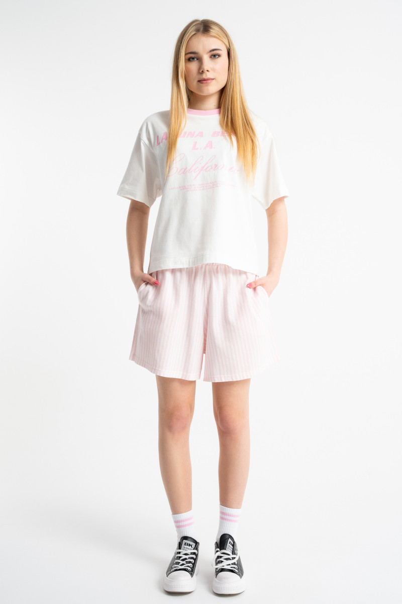 Biały t-shirt CROPPED z autorską grafiką z przodu