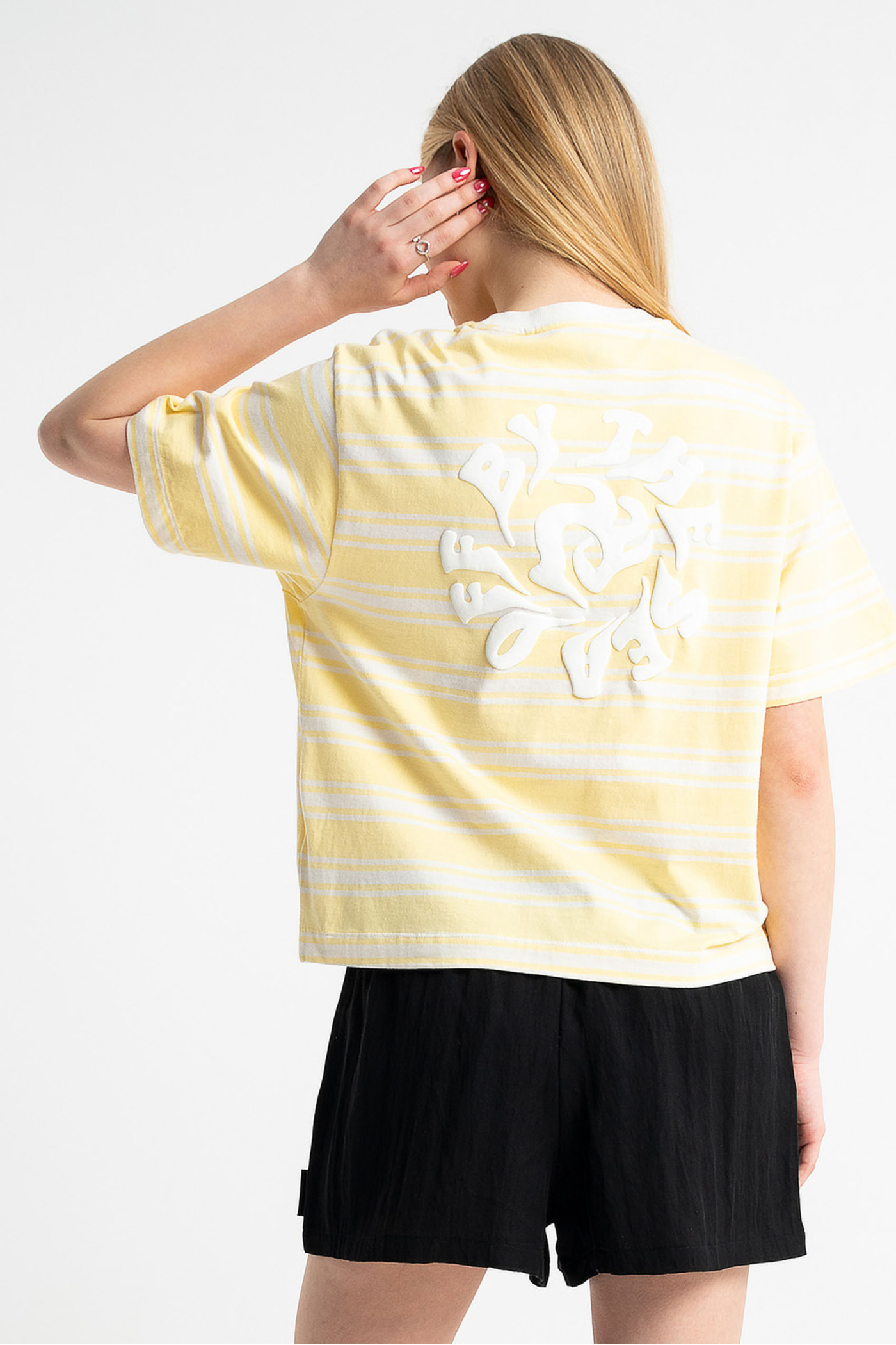 T-shirt CROPPED w biało-żółte paski z autorską grafiką z tyłu