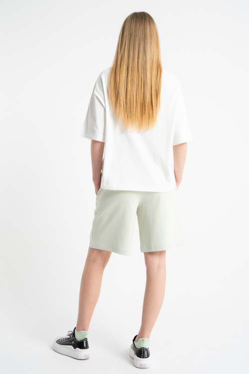 Biały t-shirt BOXY z autorską grafiką z przodu