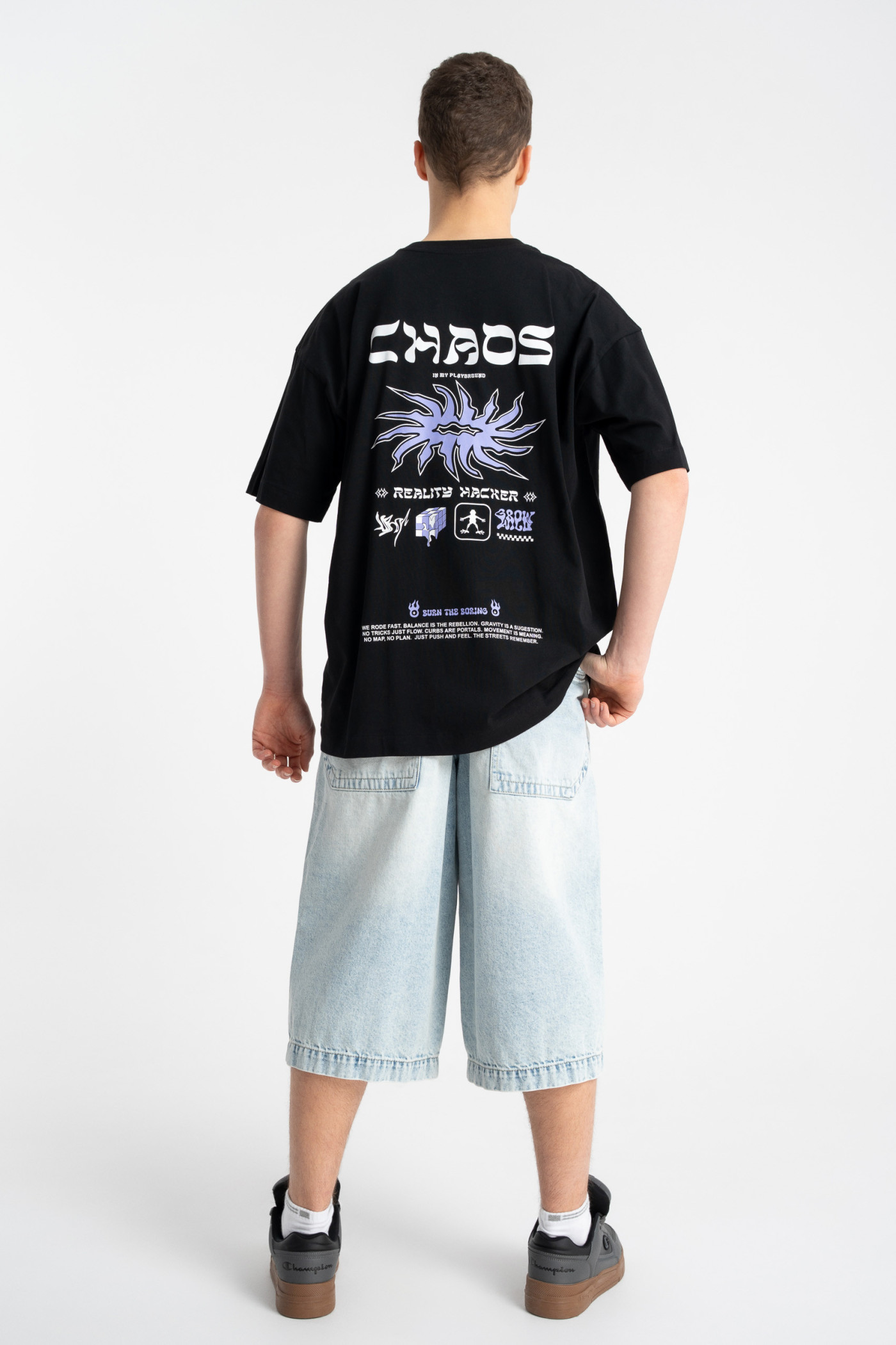 Biały t-shirt OVERSIZE z autorską grafika z tyłu