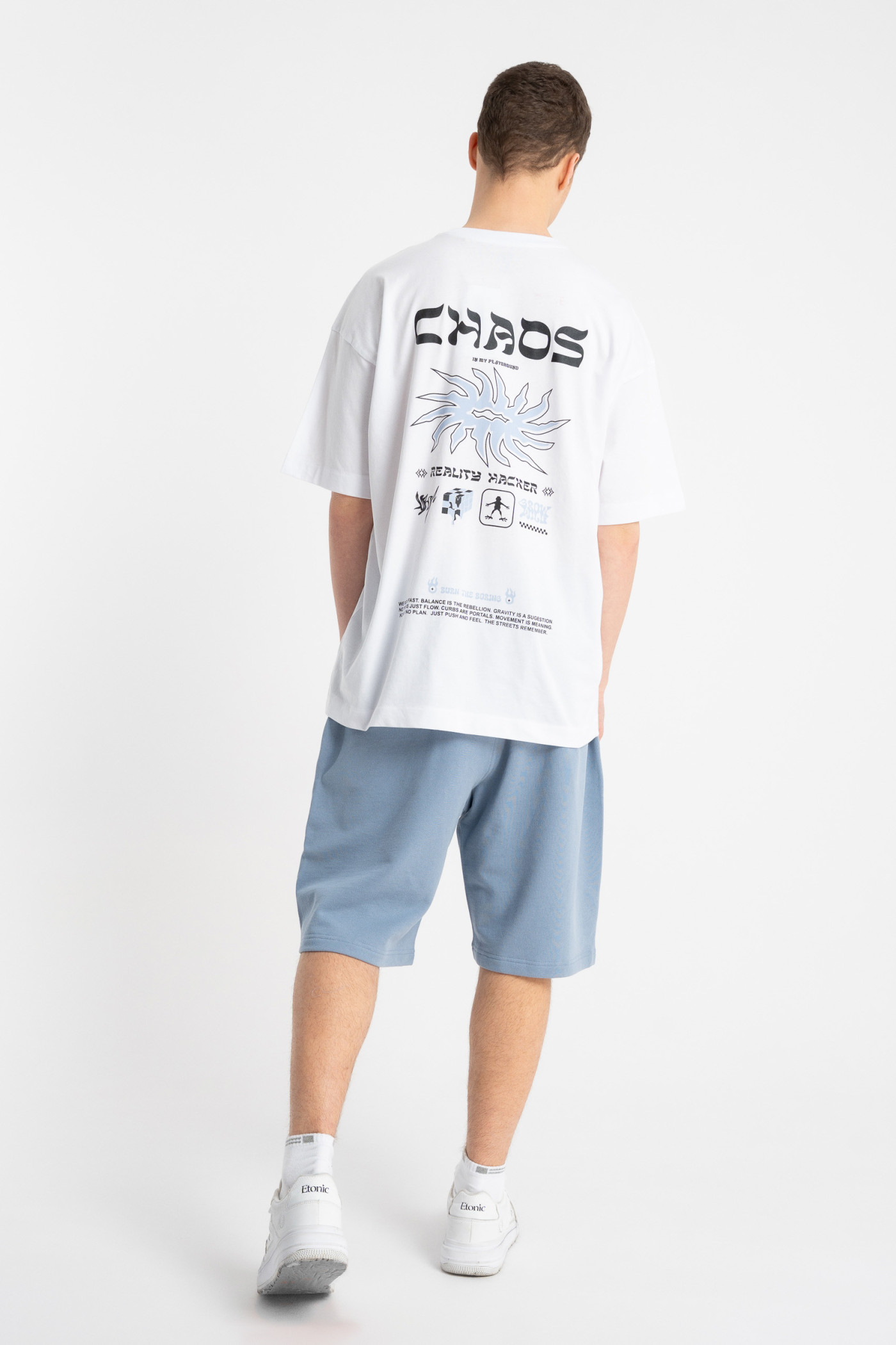 Biały t-shirt OVERSIZE z autorską grafika z tyłu