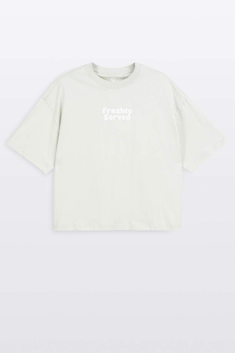 Zielony t-shirt BOXY z autorską grafika z tyłu