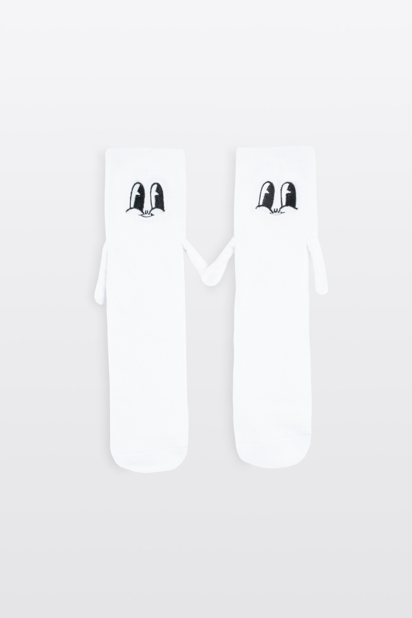 Białe skarpetki z elementem ozdobnym