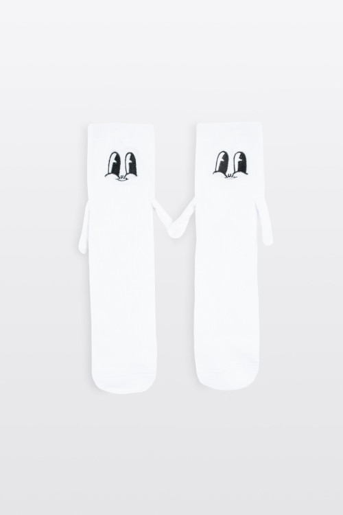 Białe skarpetki z elementem ozdobnym