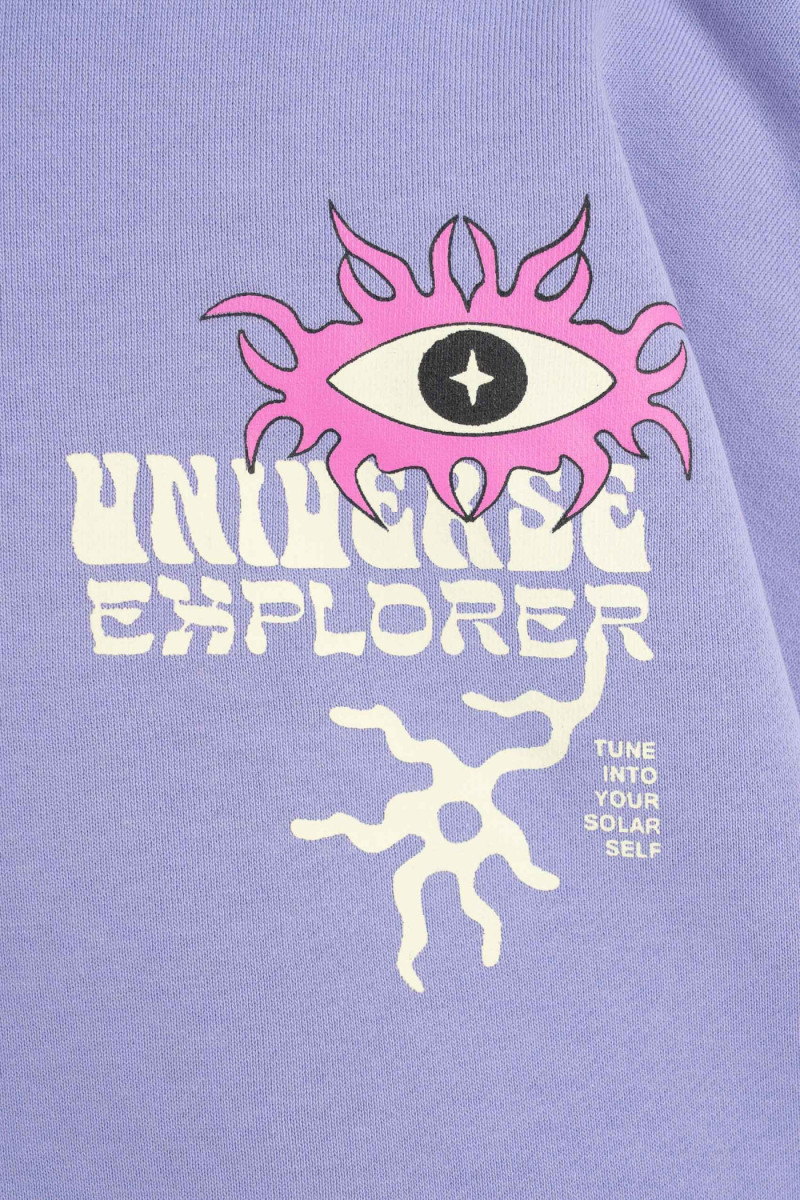 Fioletowa bluza BOXY z kapturem z autorską grafiką z tyłu