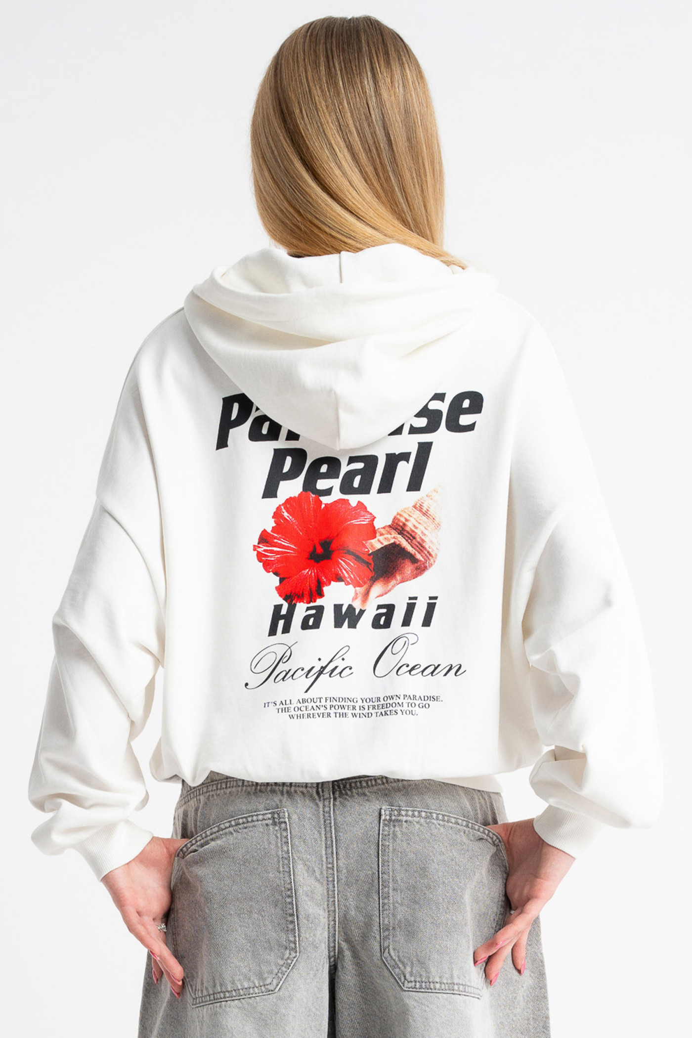 Kremowa bluza z autorską grafiką z tyłu