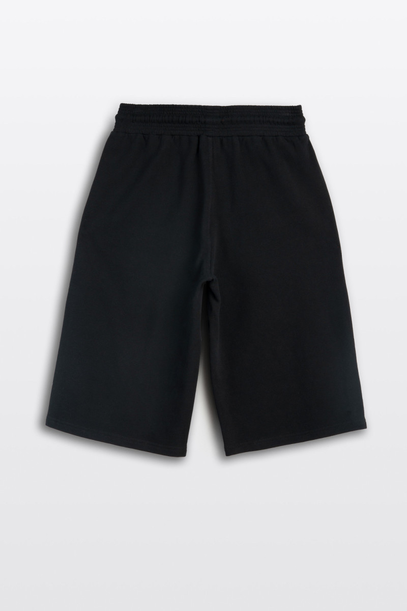 Czarne krótkie spodenki z białym lampasem