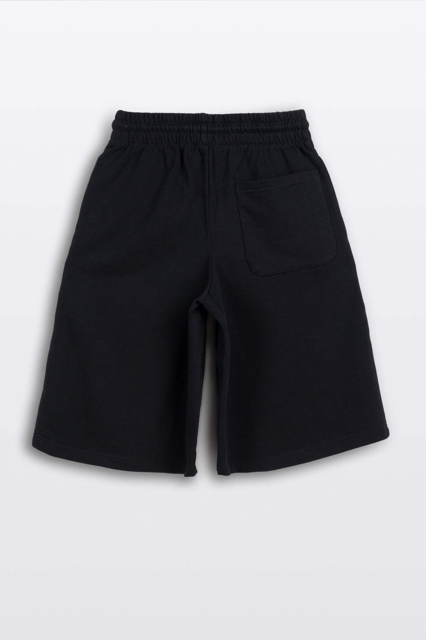 Czarne krótkie spodenki z białymi lampasami