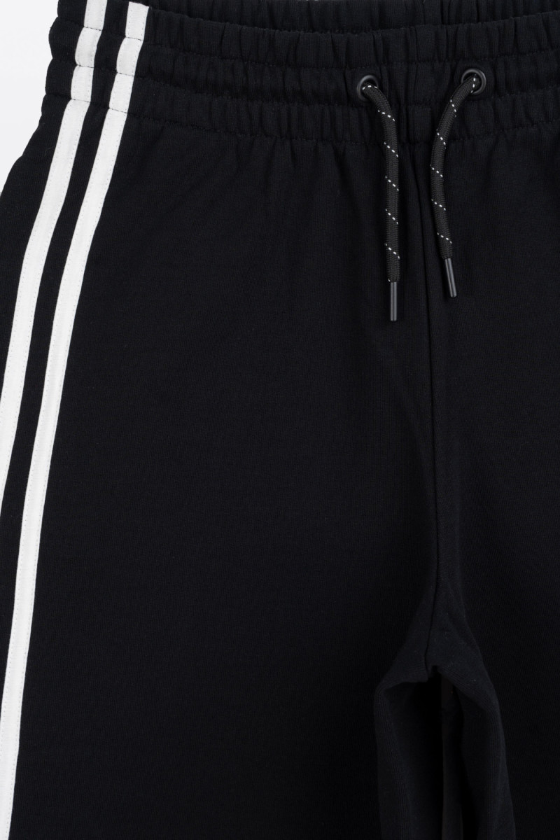 Czarne krótkie spodenki z białymi lampasami