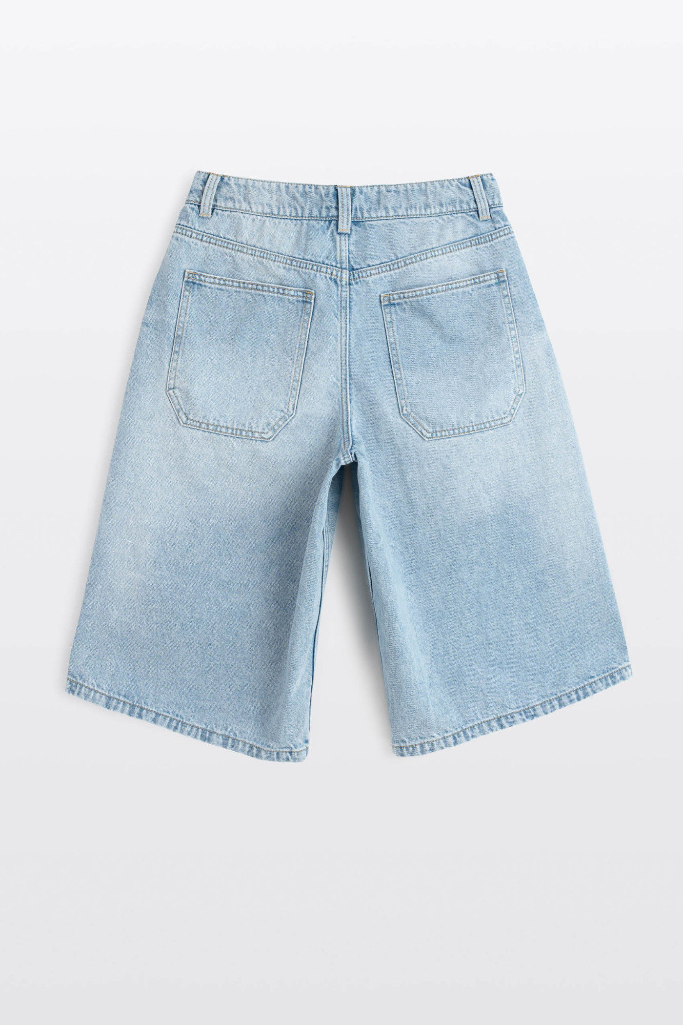 Niebieskie krótkie spodenki jeansowe model JORTS z efektem sprania