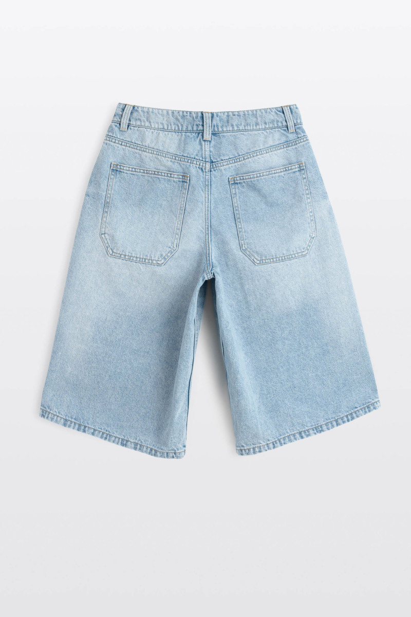 Niebieskie krótkie spodenki jeansowe model JORTS z efektem sprania