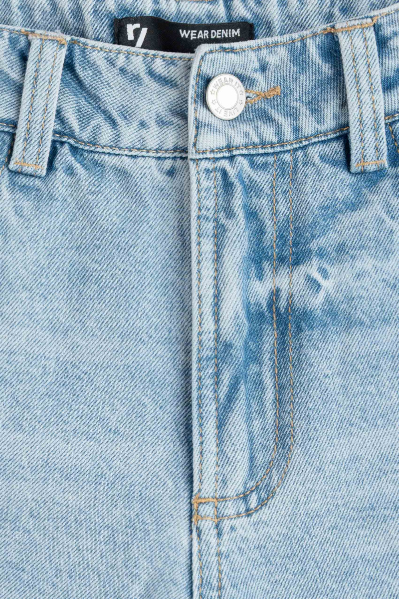 Niebieskie krótkie spodenki jeansowe model JORTS z efektem sprania