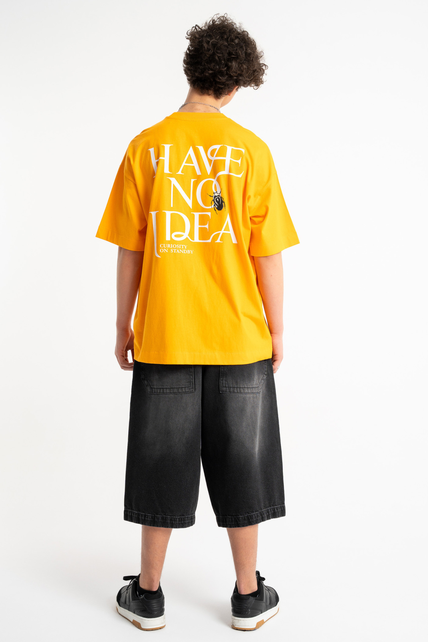 Żółty t-shirt OVERSIZE z autorską grafiką z tyłu