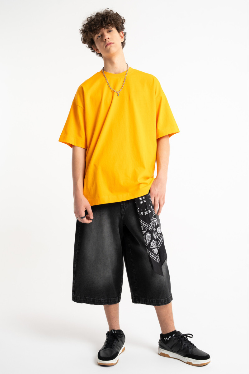 Żółty t-shirt OVERSIZE z autorską grafiką z tyłu