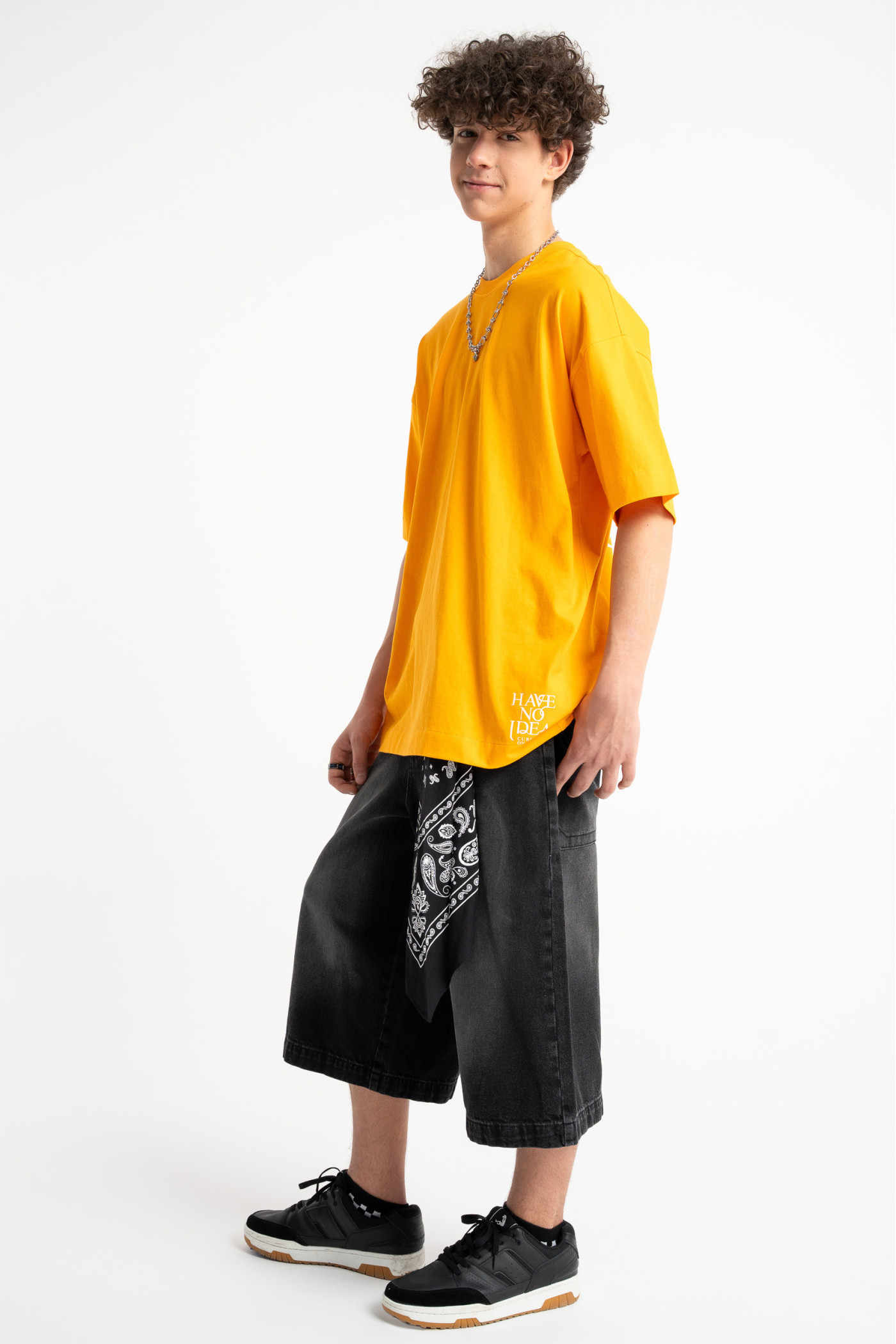 Żółty t-shirt OVERSIZE z autorską grafiką z tyłu