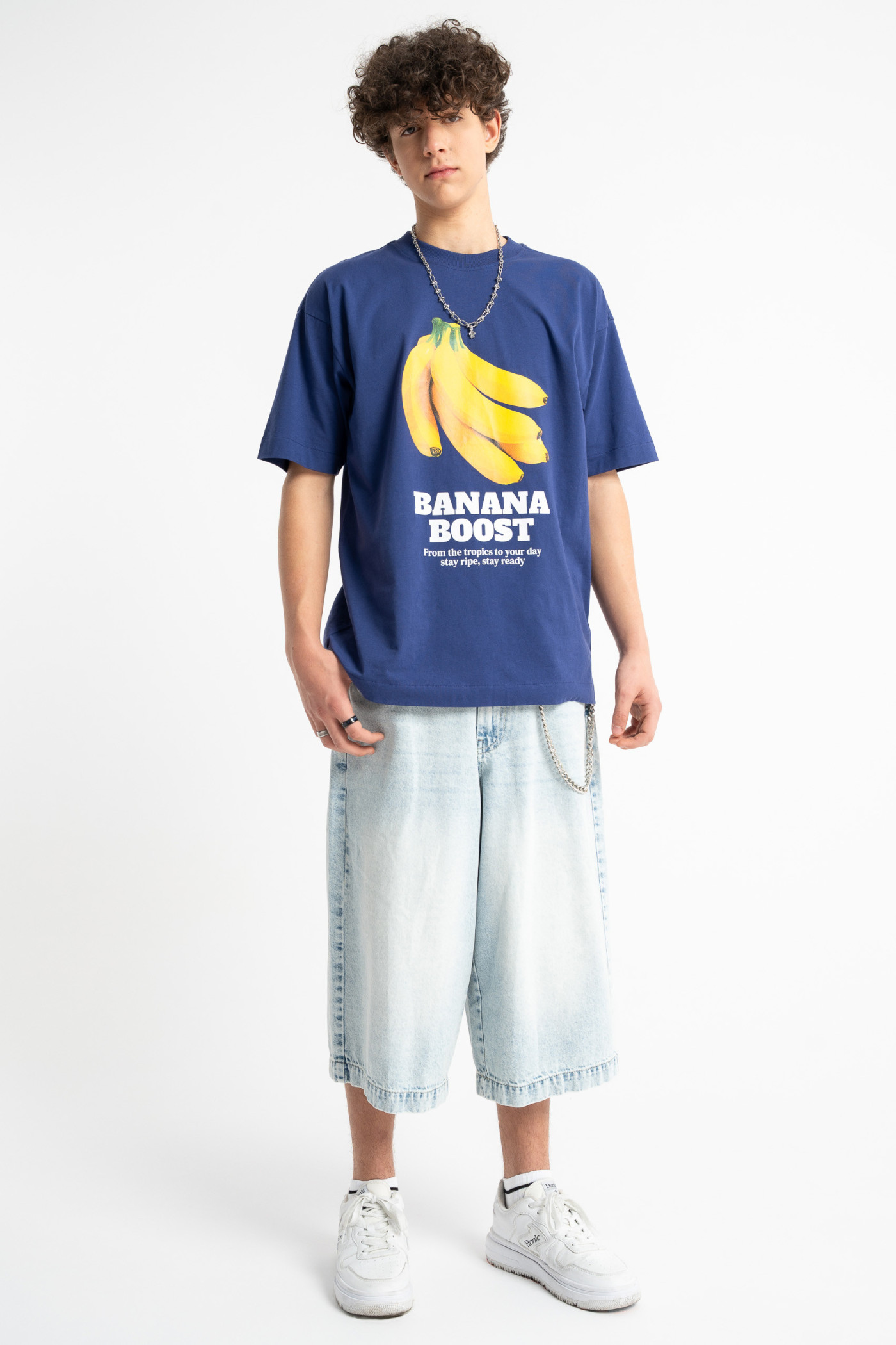 Granatowy t-shirt LOOSE z autorską grafiką z przodu