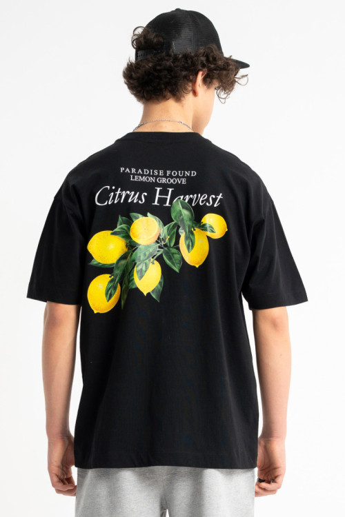 Czarny t-shirt LOOSE z autorską grafiką z tyłu