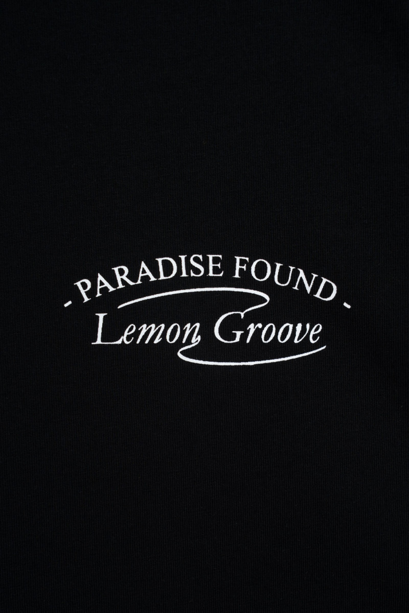 Czarny t-shirt LOOSE z autorską grafiką z tyłu