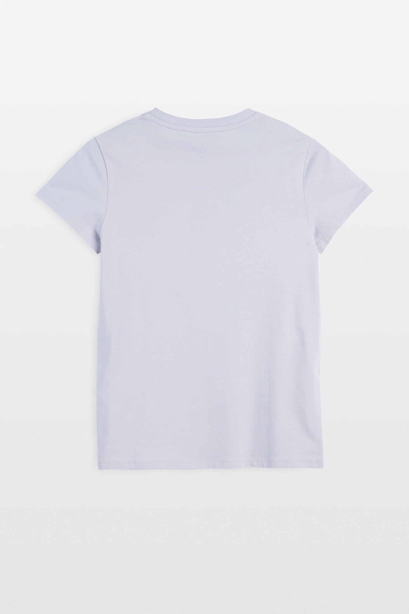 Fioletowa bluzka SLIM z minimalistyczną naszywką z krótkimi rękawami