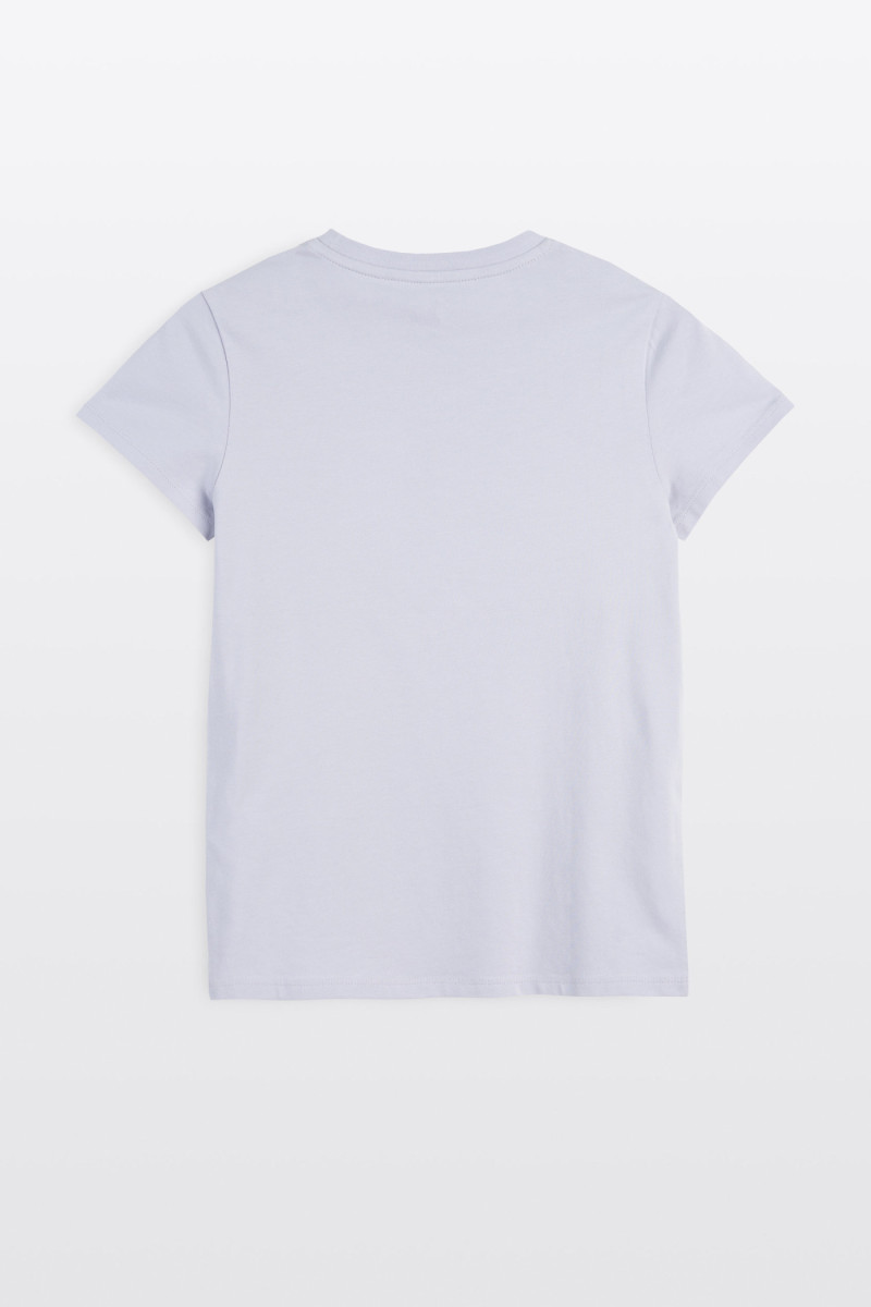 Fioletowa bluzka SLIM z minimalistyczną naszywką z krótkimi rękawami