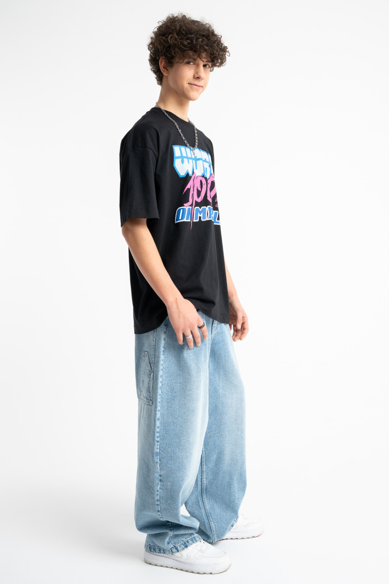 Czarny t-shirt OVERSIZE z autorską grafiką z przodu