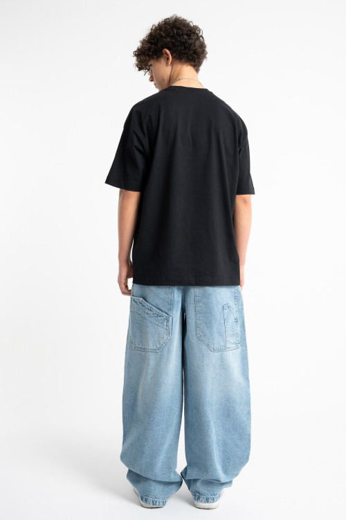 Czarny t-shirt OVERSIZE z autorską grafiką z przodu