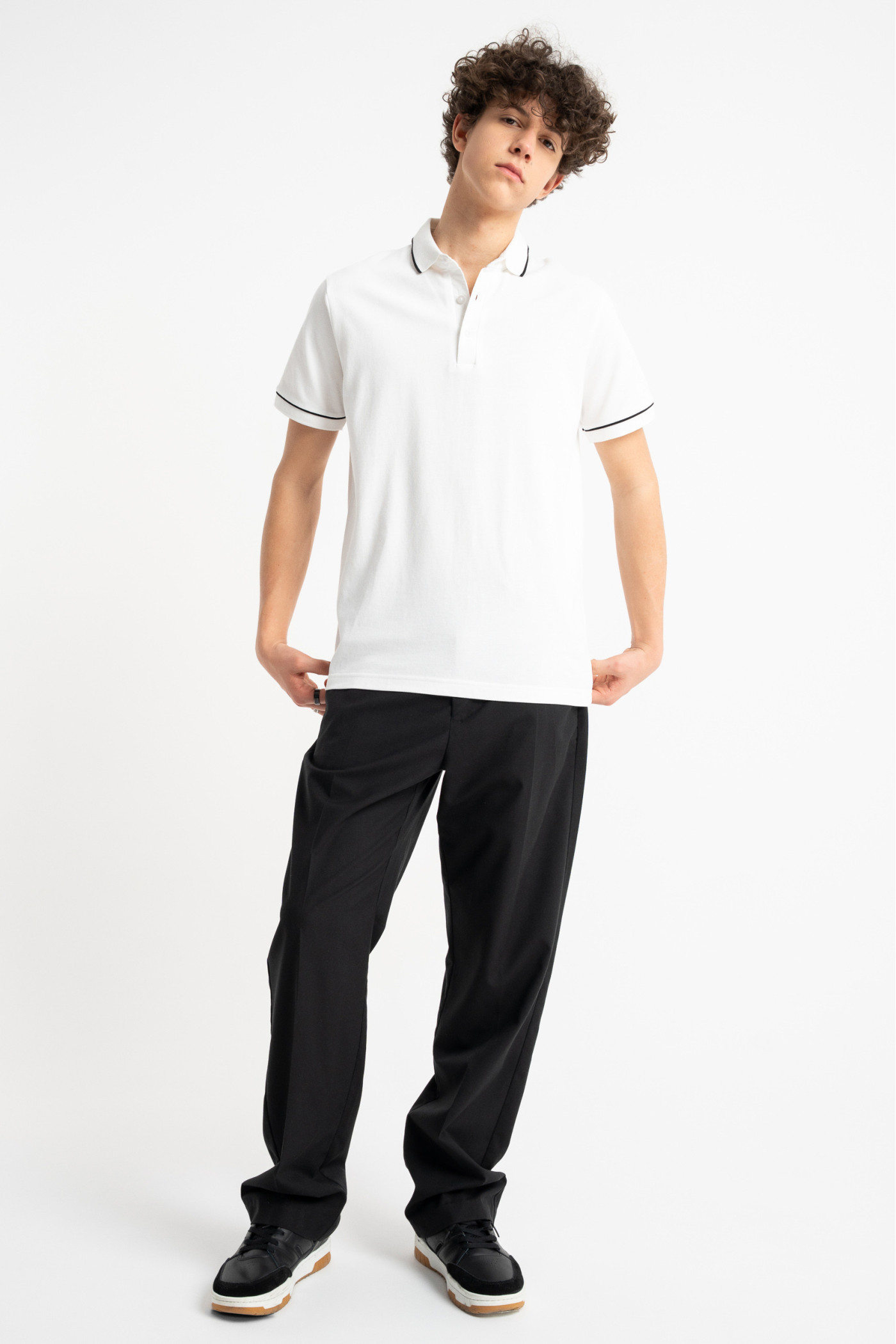 Czarne spodnie garniturowe REGULAR z kantem