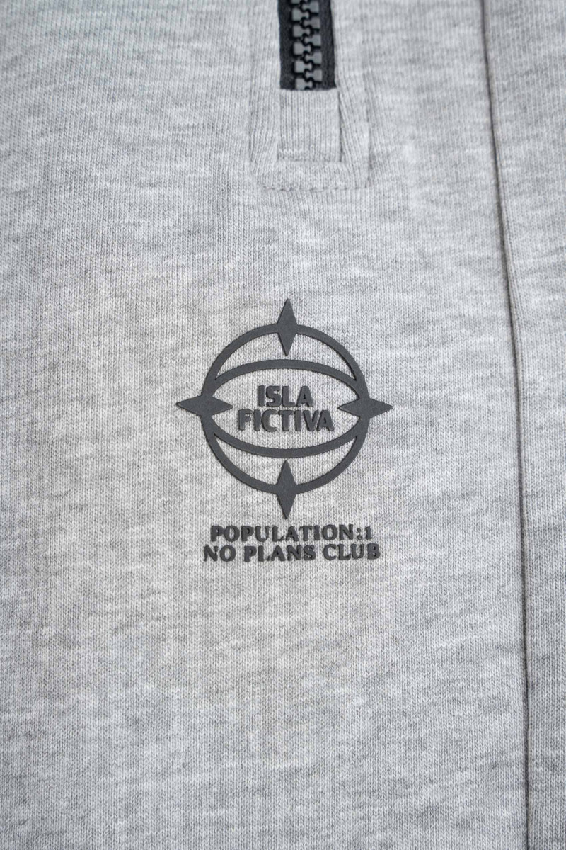 Szare krótkie spodenki z minimalistycznym nadrukiem