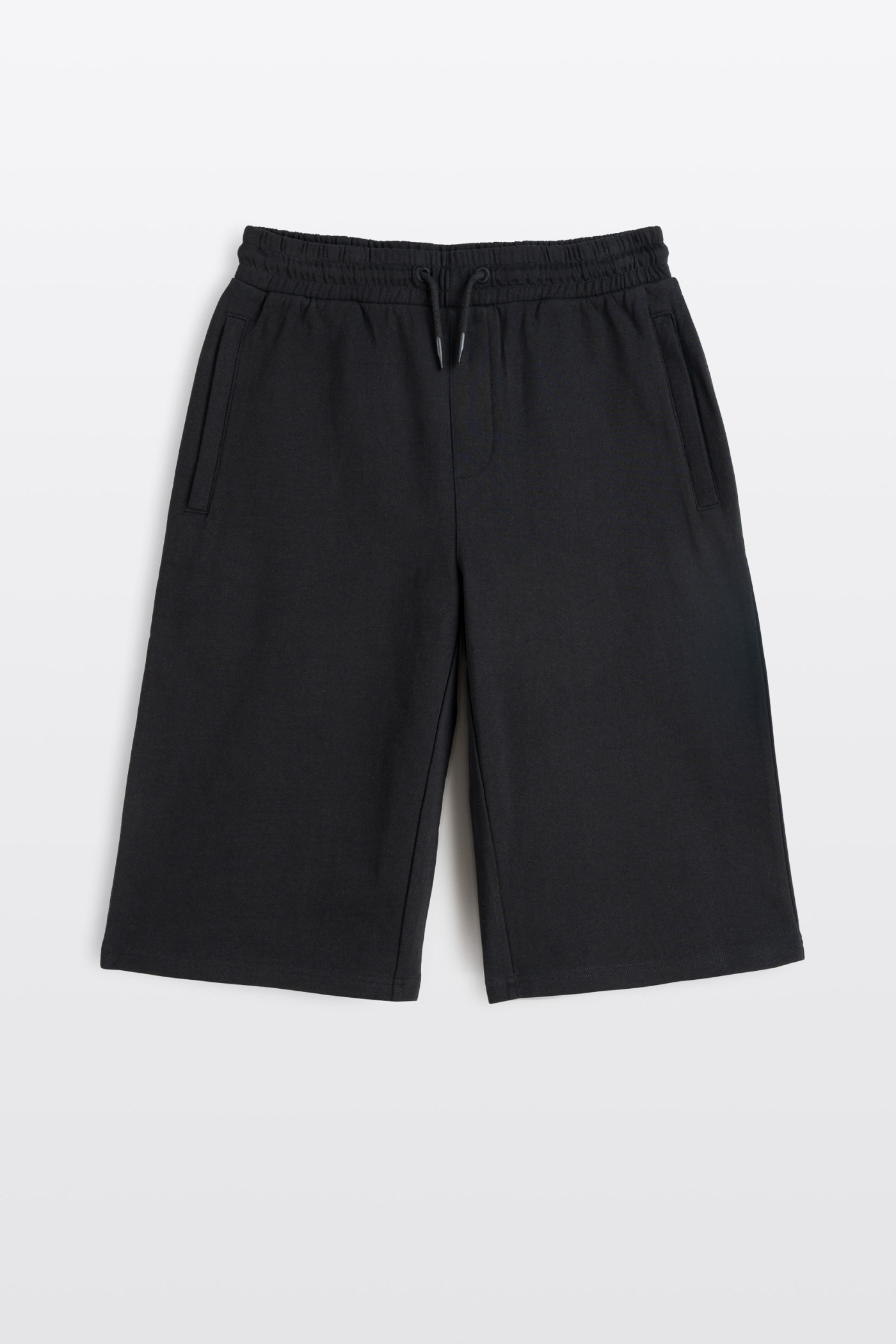 Czarne krótkie spodenki bawełniane bez nadruków