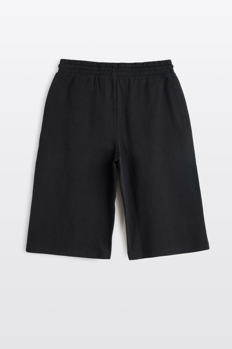 Czarne krótkie spodenki bawełniane bez nadruków