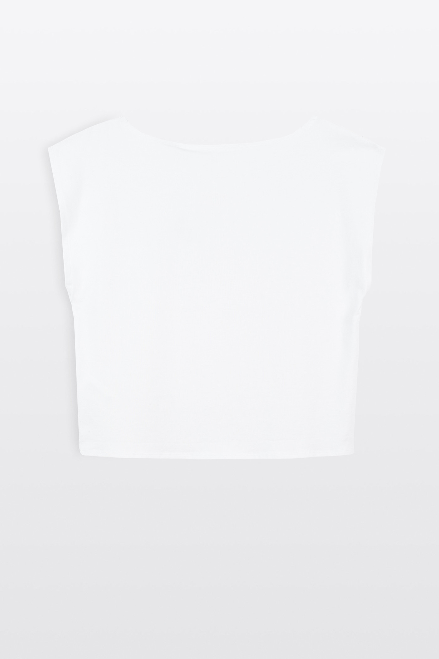 Czarna bluzka SLIM z minimalistyczną naszywką z krótkimi rękawami