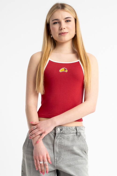 Czerwony top na ramiączkach z kontrastową lamówką