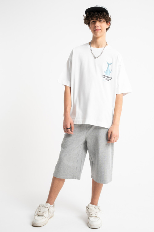 Biały t-shirt LOOSE z autorską grafiką z tyłu