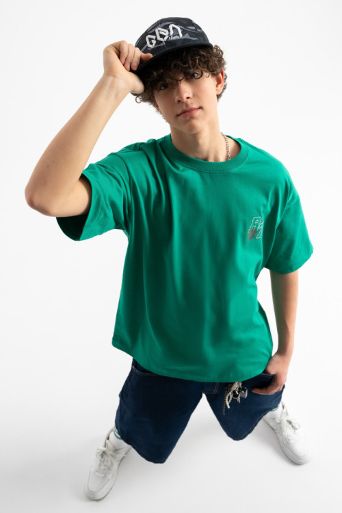 Zielony t-shirt REGULAR z autorską grafiką z tyłu