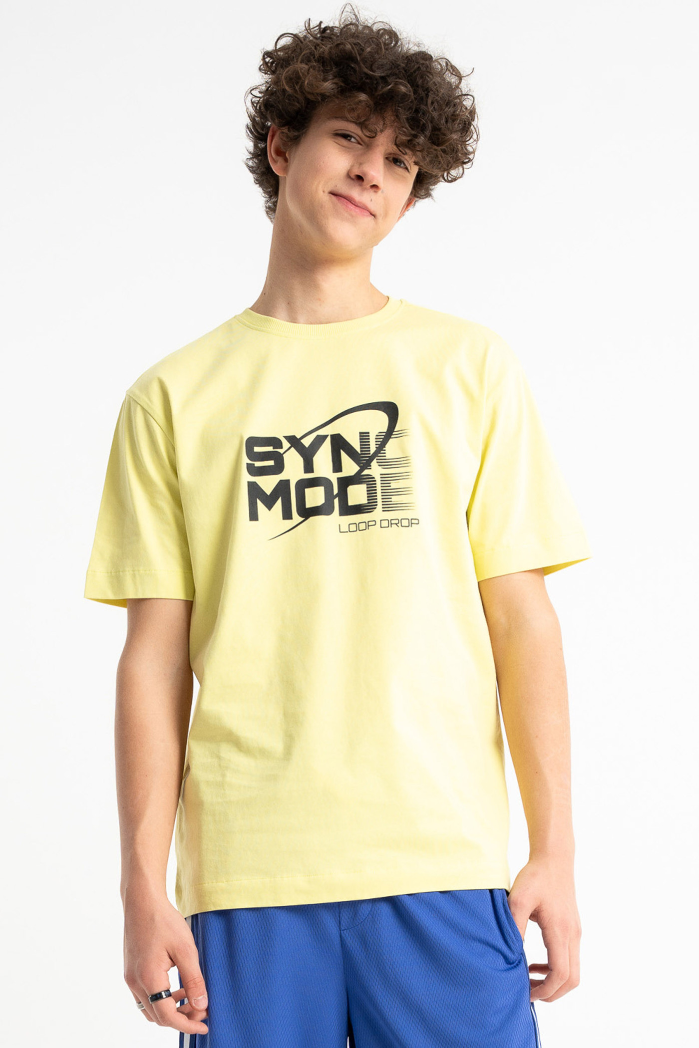 Żółty t-shirt LOOSE z autorską grafiką z przodu