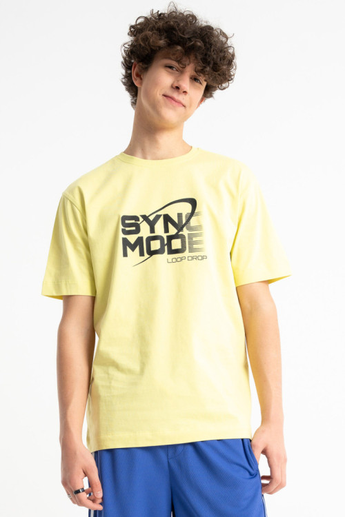 Żółty t-shirt LOOSE z autorską grafiką z przodu