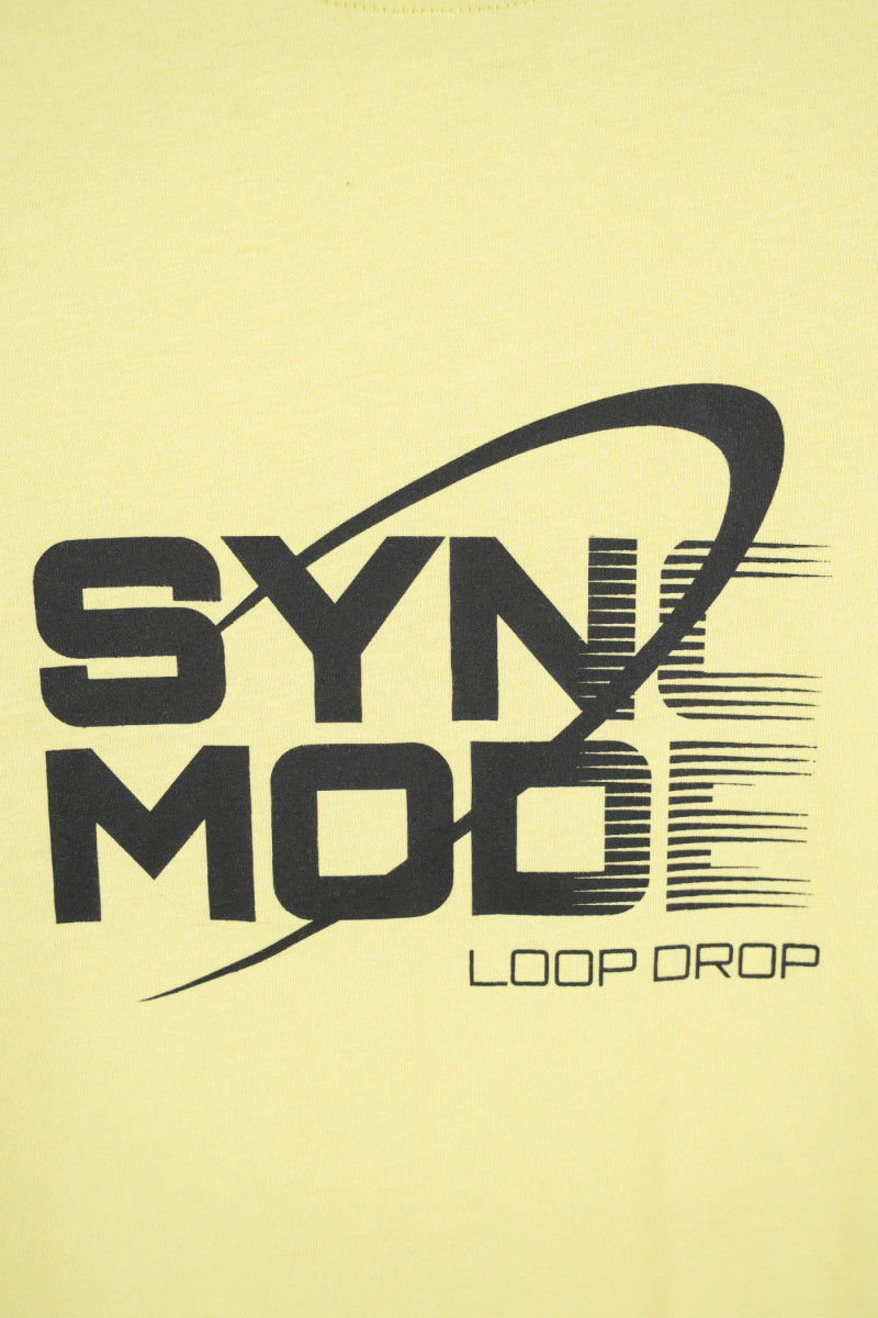 Żółty t-shirt LOOSE z autorską grafiką z przodu