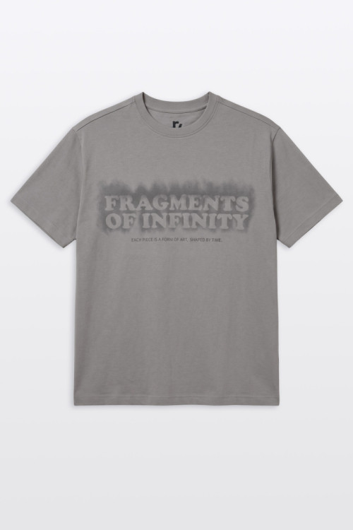 Ciemnobeżowy t-shirt REGULAR z autorską grafiką z przodu