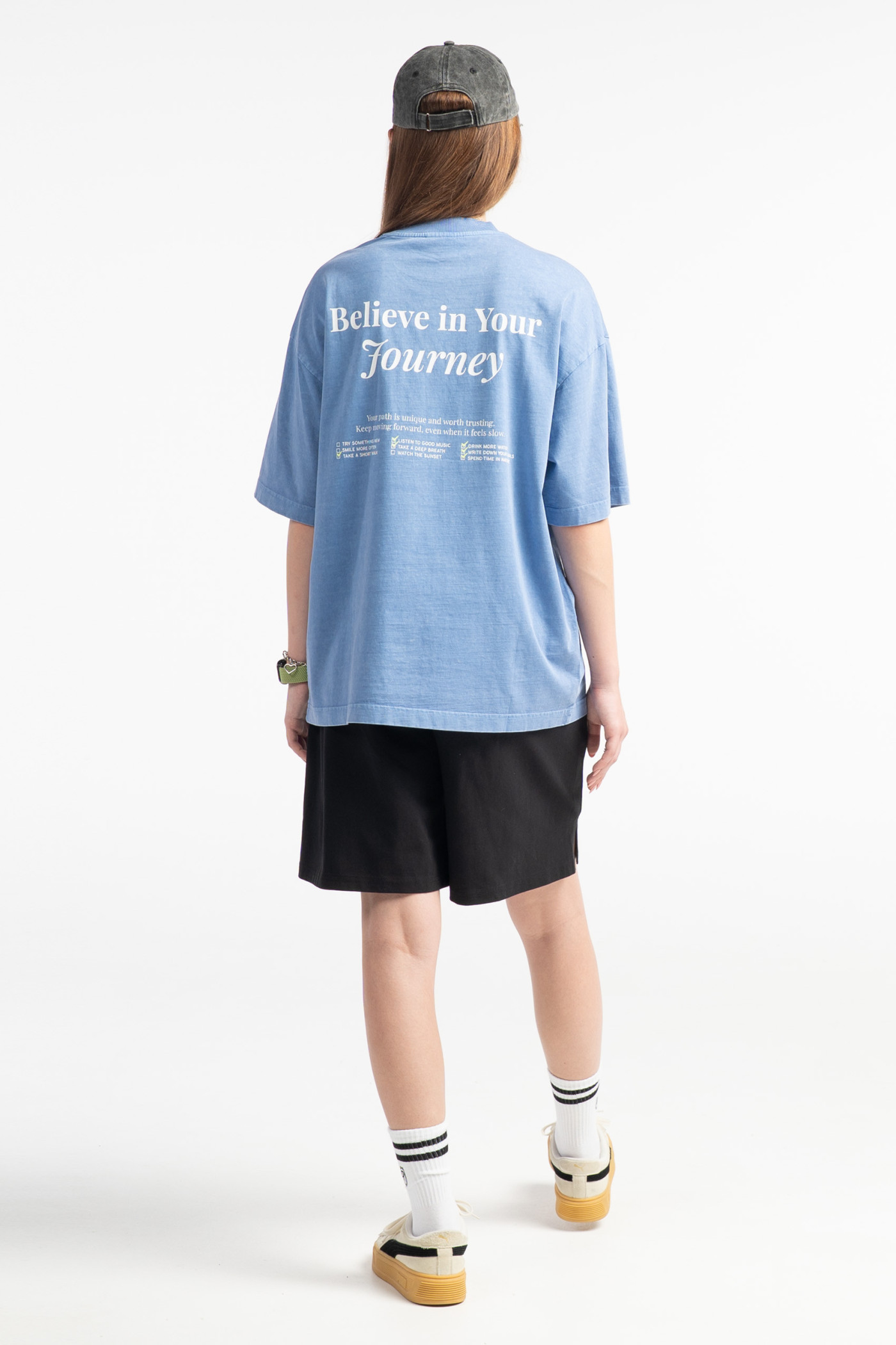 Niebieski t-shirt OVERSIZE z nadrukiem z tyłu