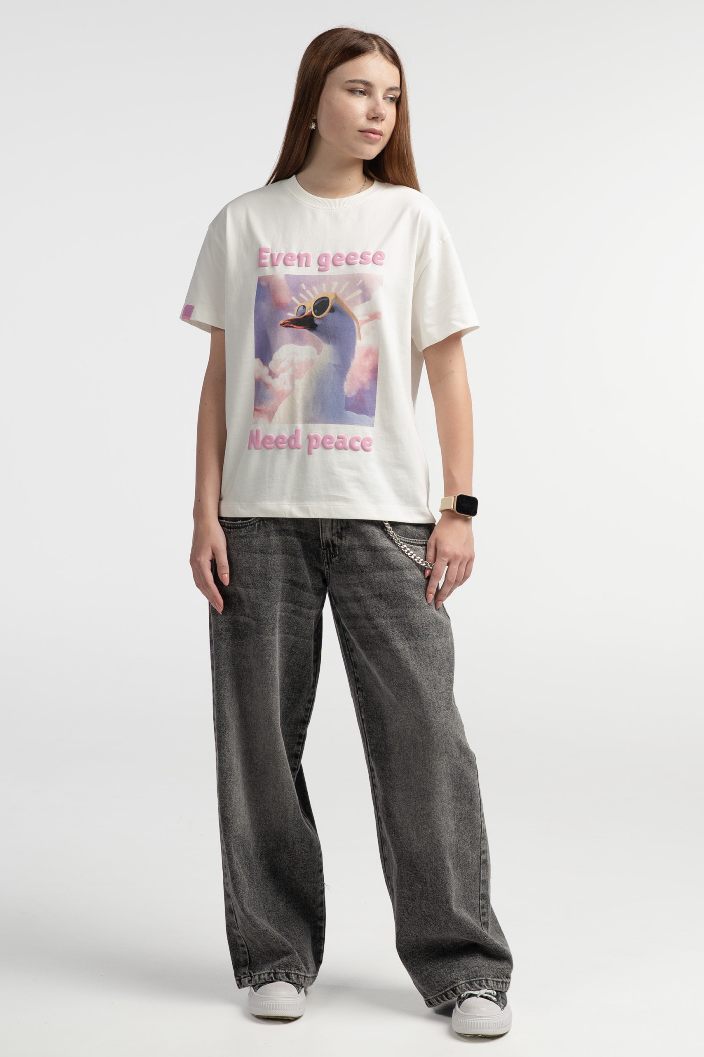 Kremowy t-shirt COMFORT z autorską grafiką z przodu