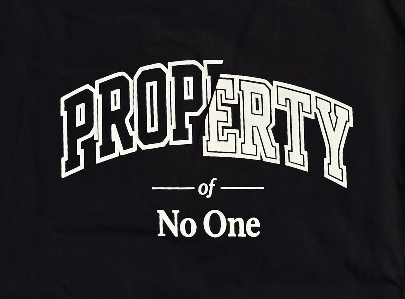 Czarny t-shirt OVERSIZE w stylu sportowym z autorską grafiką z przodu