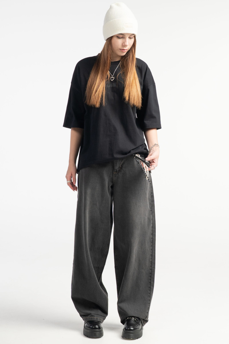 Czarny t-shirt OVERSIZE z autorską grafiką z tyłu