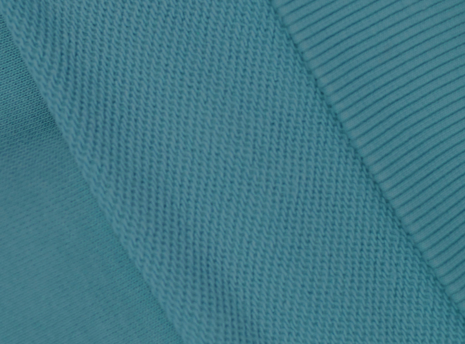 Zielona bluza COMFORT z kapturem z minimalistycznym nadrukiem z przodu