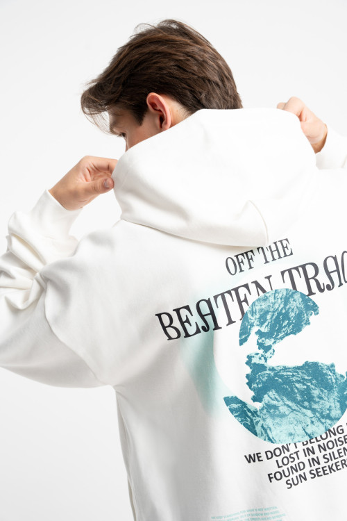 Kremowa bluza LOOSE z kapturem z autorską grafiką z tyłu