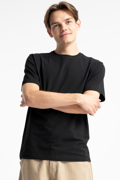 Czarny t-shirt REGULAR bez nadruków