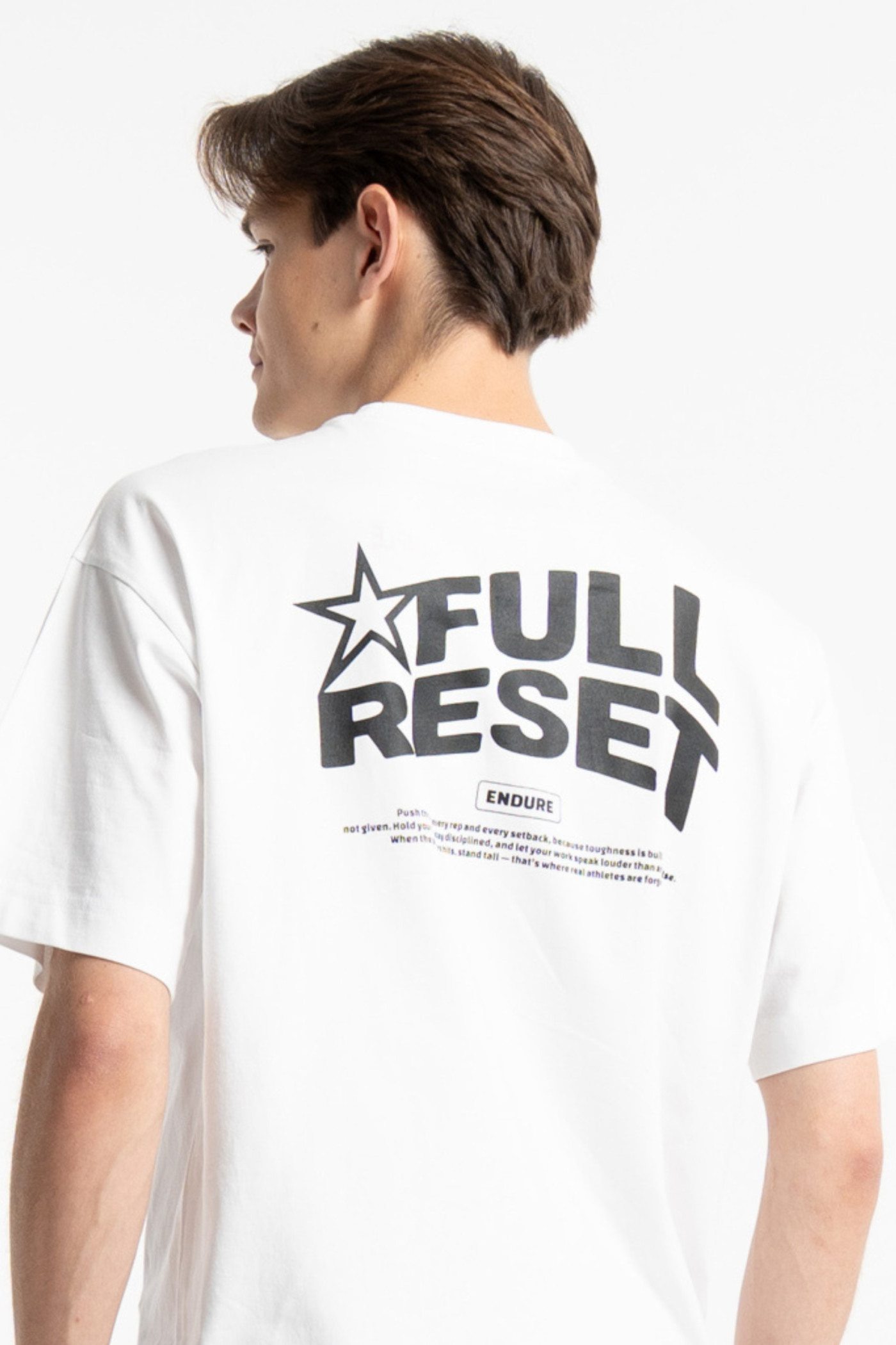 Biały t-shirt LOOSE z autorska grafiką z tyłu