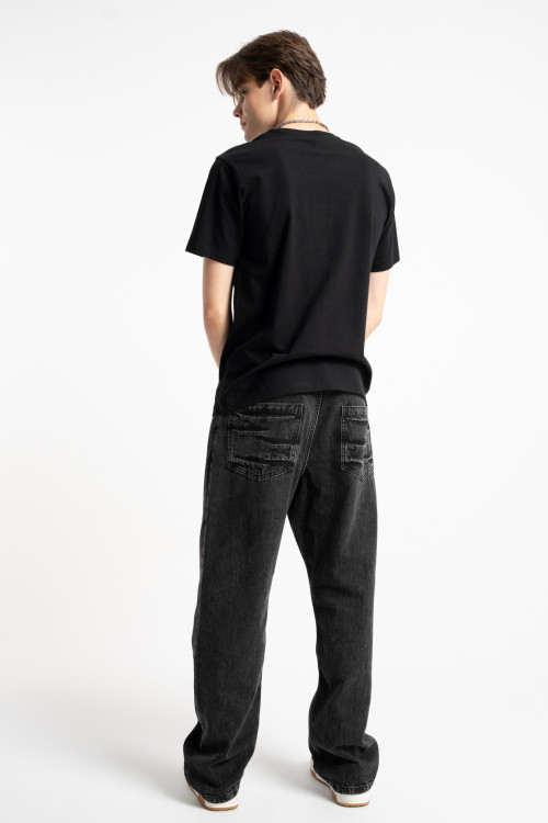 Czarny t-shirt REGULAR z minimalistyczną autorską grafiką z przodu