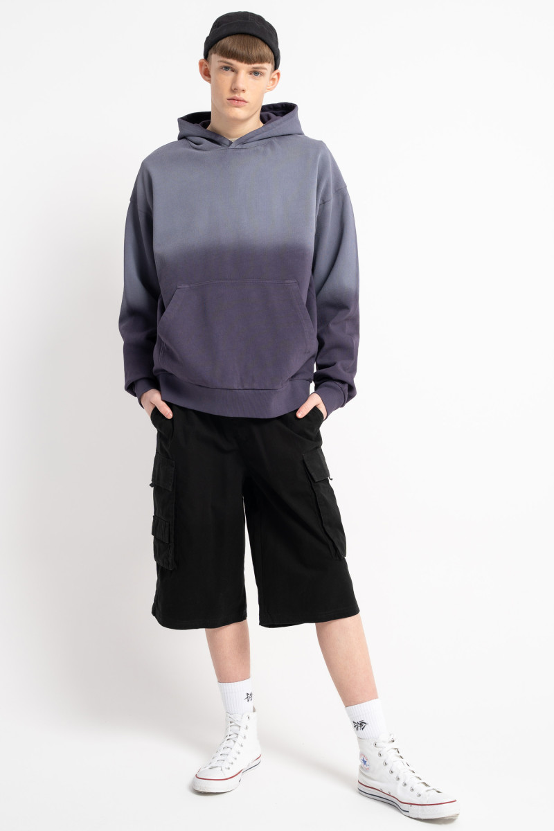 Filoletowa bluza z kapturem z efektem ombre